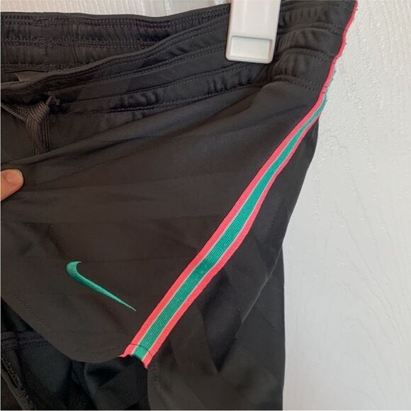 Nike | 2000s Women’s Grey Striped Dri-Fit Athletic Running Shorts Medium - Picture 6 of 10